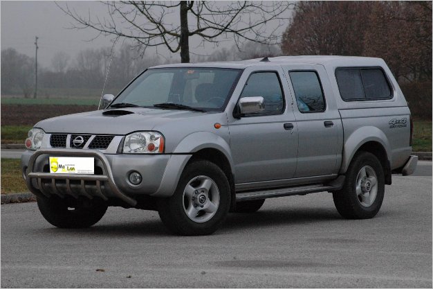NISAN NAVARA (tovotno)