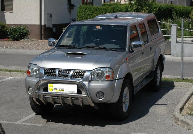 NISAN NAVARA (tovotno)